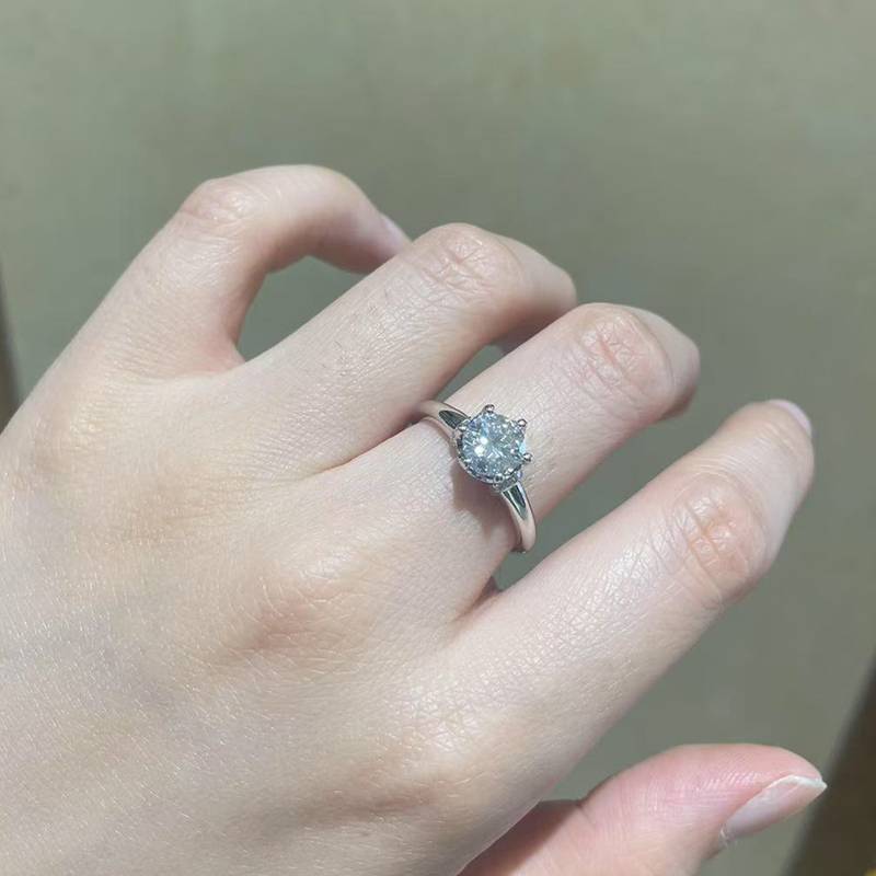 单头Women's RingS925银镀白金定制选款主石Moissanite1.0ct/副石高碳钻
